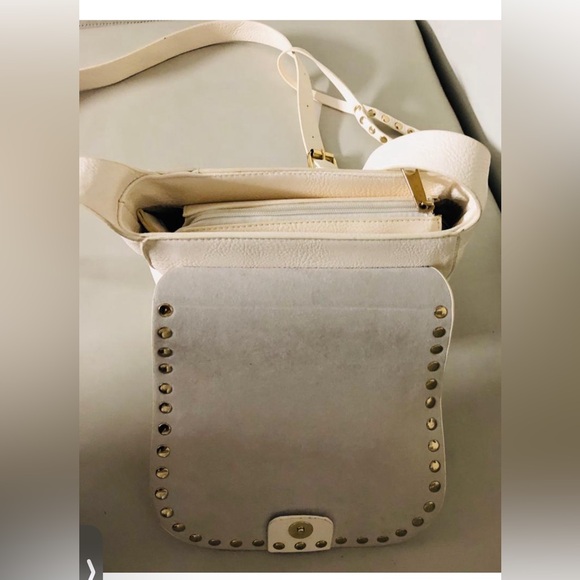 Charming Charlie Crossbody Purse Ivory magnetic zipp closure metallic embellishe - Picture 8 of 15